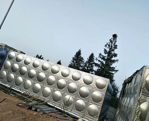 為什么不銹鋼水箱板材表面要設(shè)計鼓起來的形狀呢？